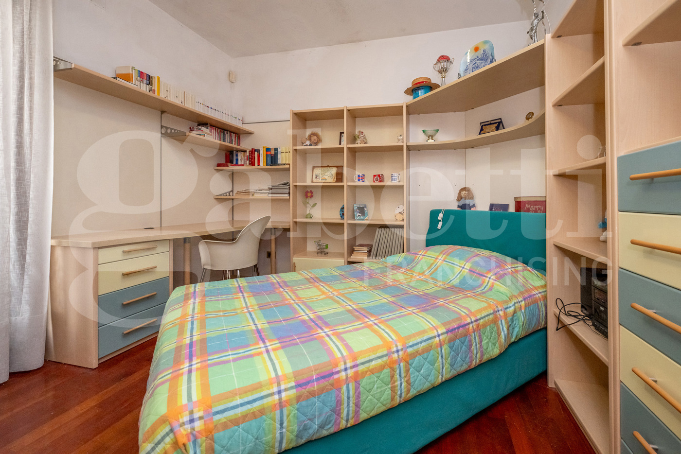 Stabile/Palazzo con box a Solesino