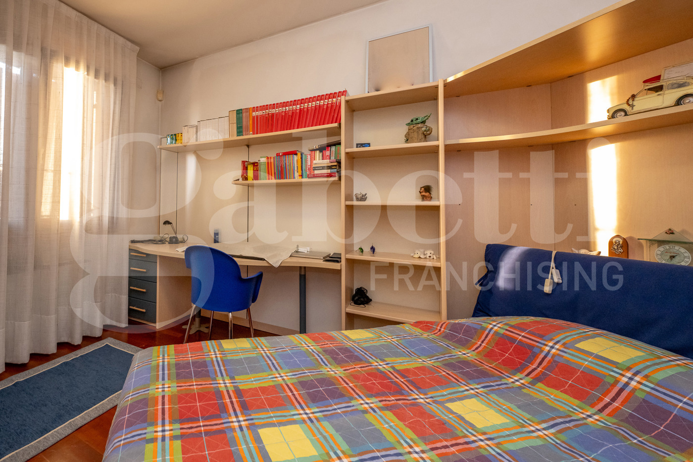 Stabile/Palazzo con box a Solesino