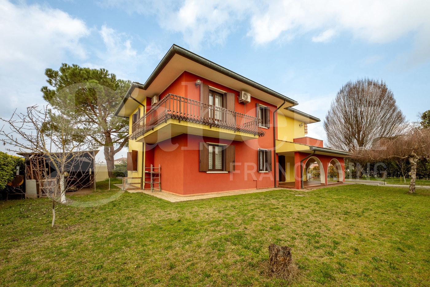 Villa con giardino a Tribano