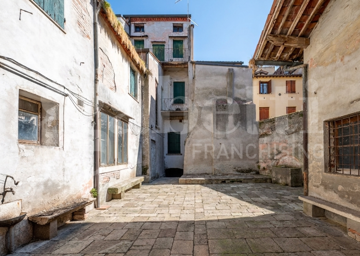 Stabile/Palazzo in vendita a Montagnana