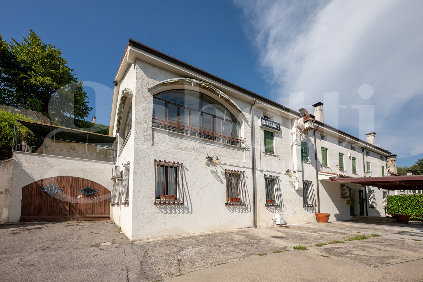 Stabile/Palazzo con box doppio a Baone