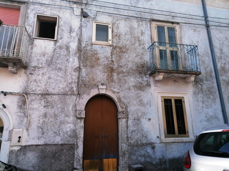 Casa indipendente con giardino a Sessano del Molise