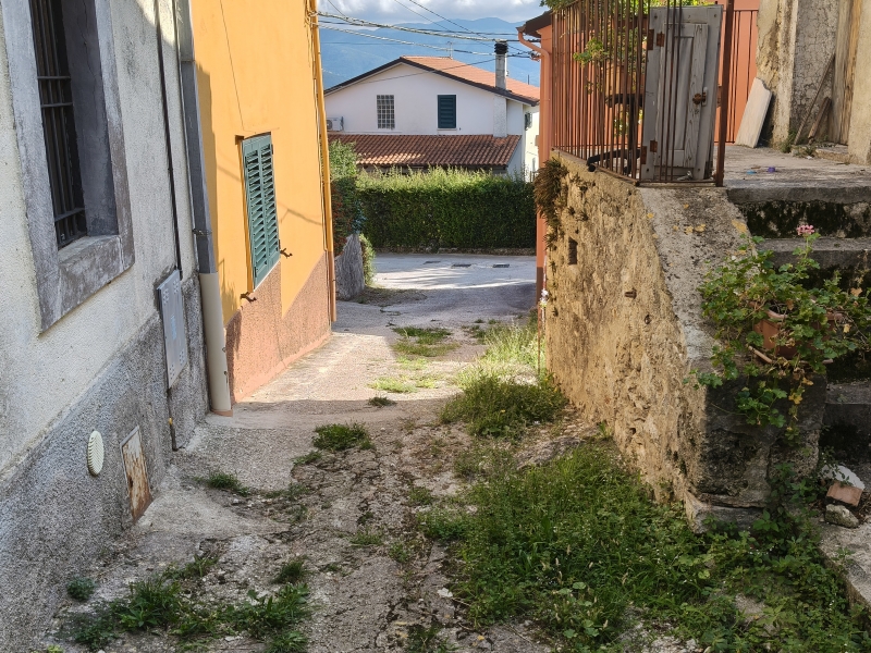 Casa indipendente con giardino a Colli a Volturno