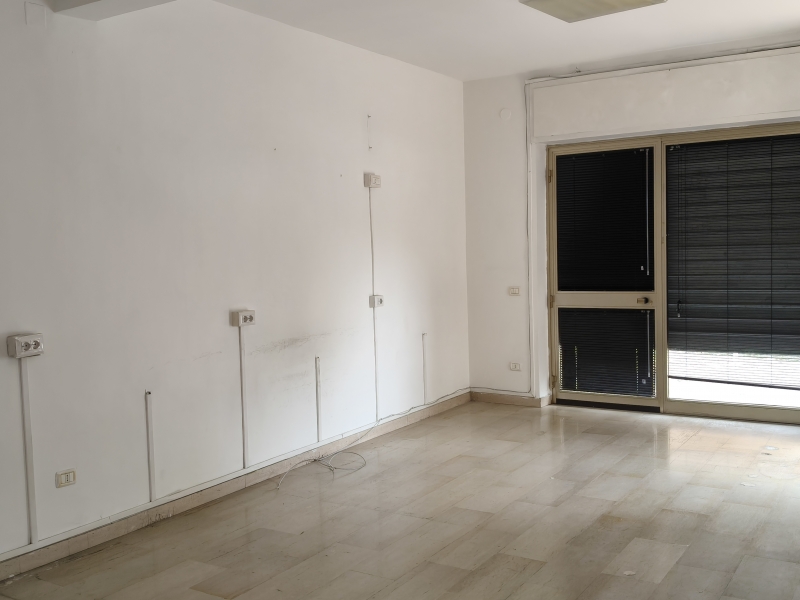 Locale commerciale in vendita a Isernia