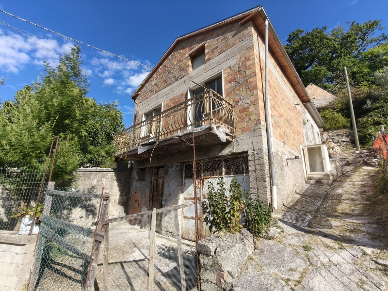 Casa indipendente con giardino a Cerro al Volturno