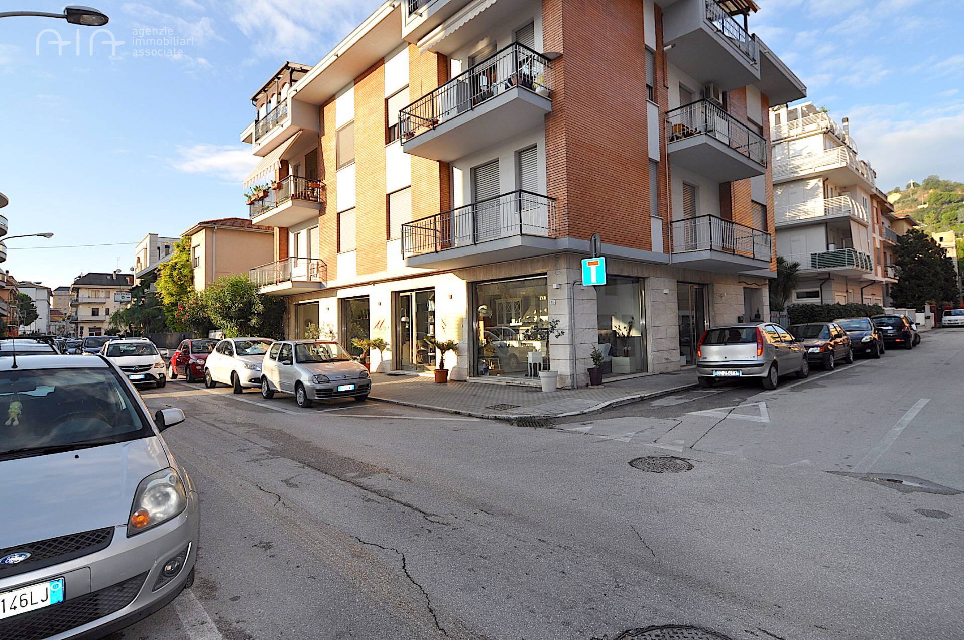 Locale commerciale in vendita, San Benedetto del Tronto residenziale sud (al di sopra della ss16)
