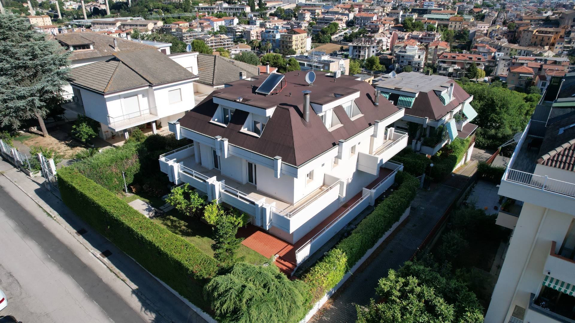 Villa con terrazzo, San Benedetto del Tronto residenziale sud