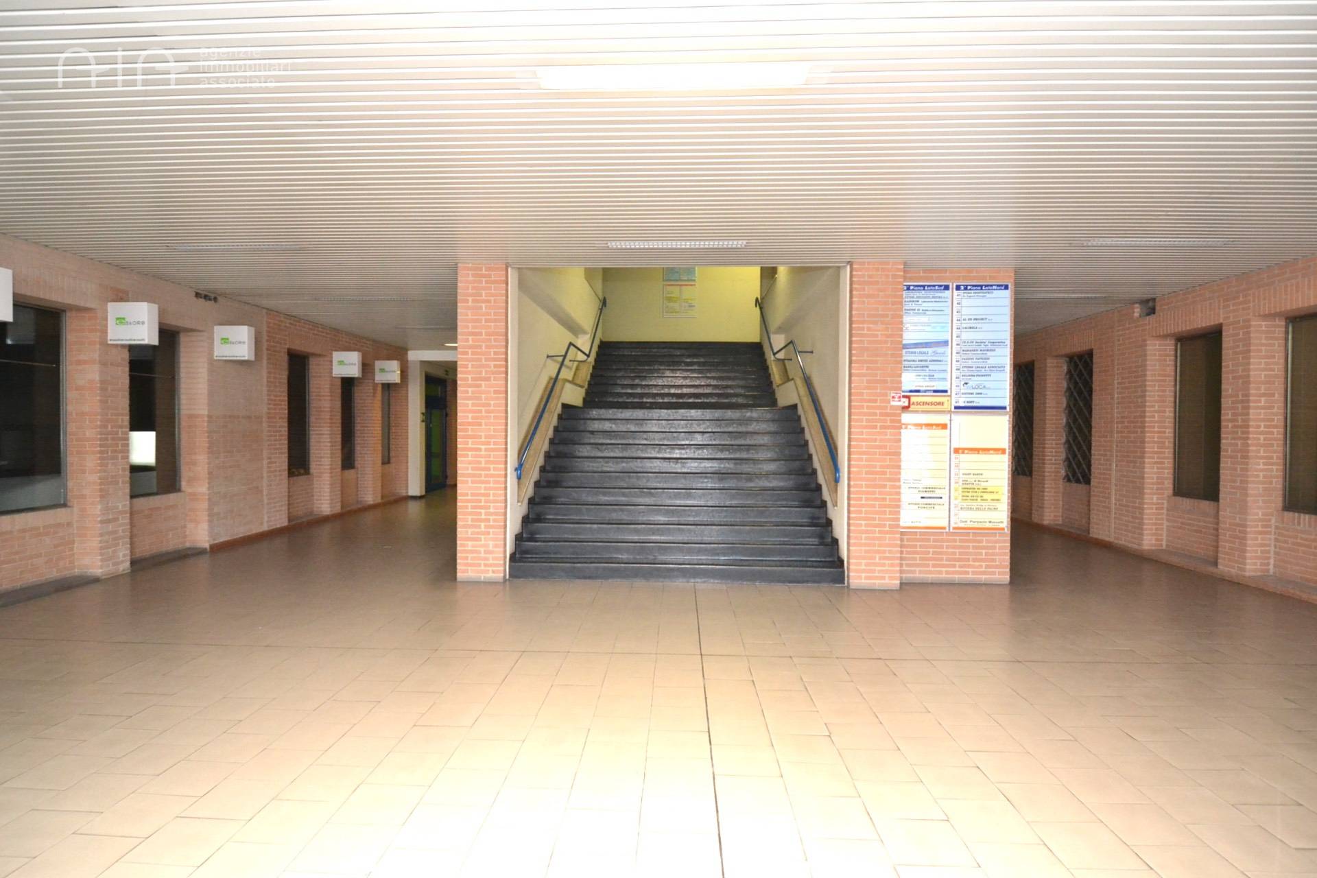 Locale Commerciale in vendita a San Benedetto del Tronto, Porto D'ascoli residenziale