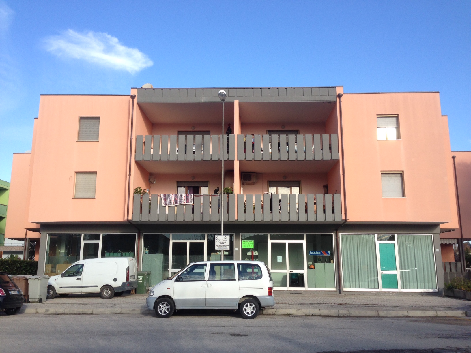 Locale Artigianale / Deposito in vendita a Martinsicuro, Villa Rosa (zona A Sud Del Centro)