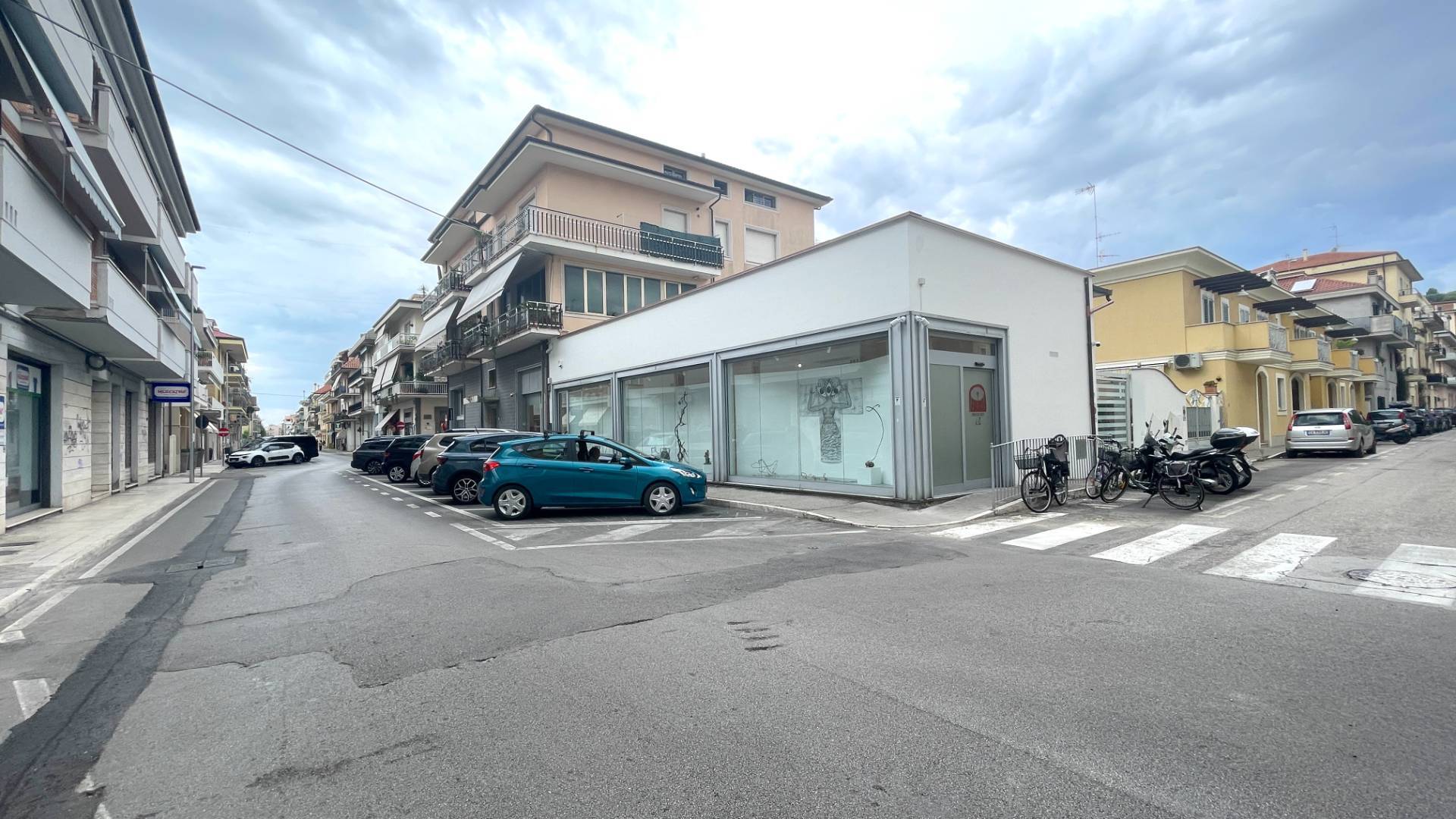 Locale Commerciale in affitto a San Benedetto del Tronto, Centralissima