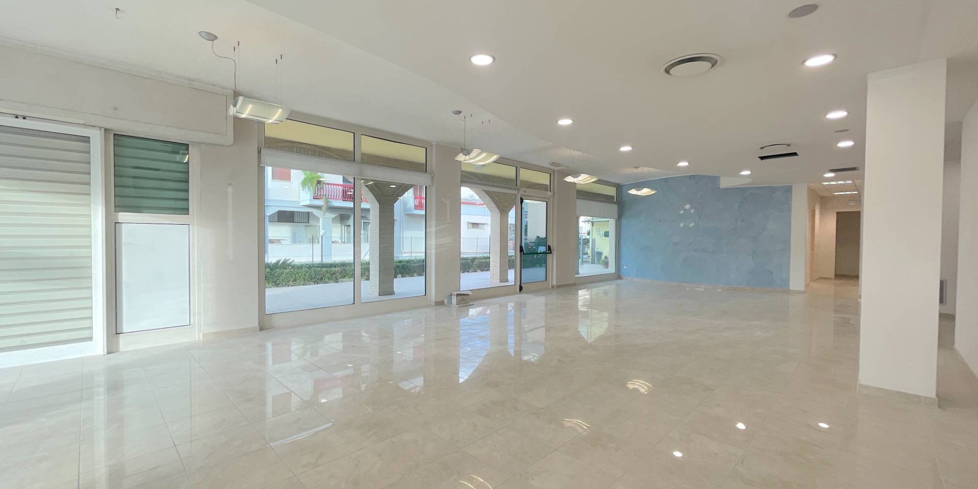 Locale Commerciale in affitto a Monteprandone, Centobuchi