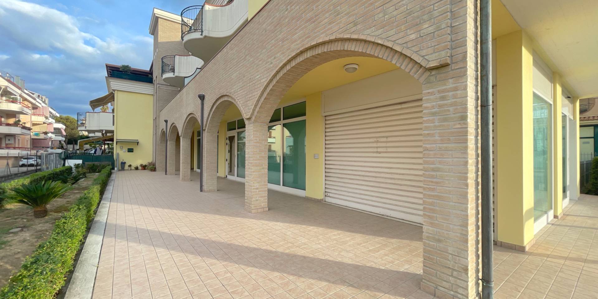 Locale Commerciale in affitto a Monteprandone, Centobuchi