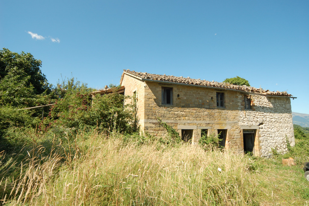 Casale Colonico Rustico in vendita a Force, Collinare