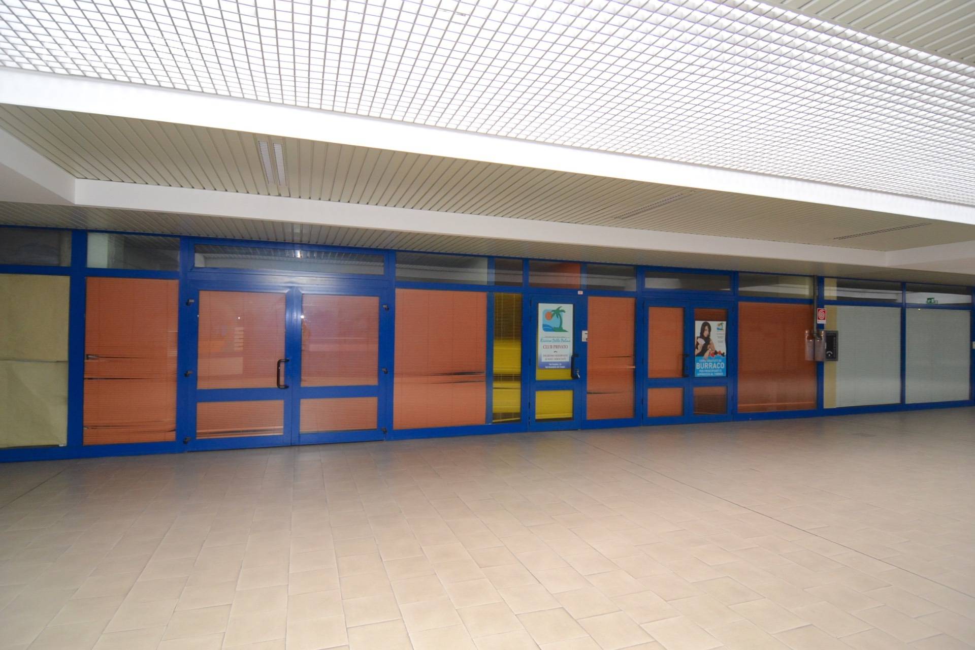 Locale Commerciale in affitto a San Benedetto del Tronto, Porto D'ascoli residenziale