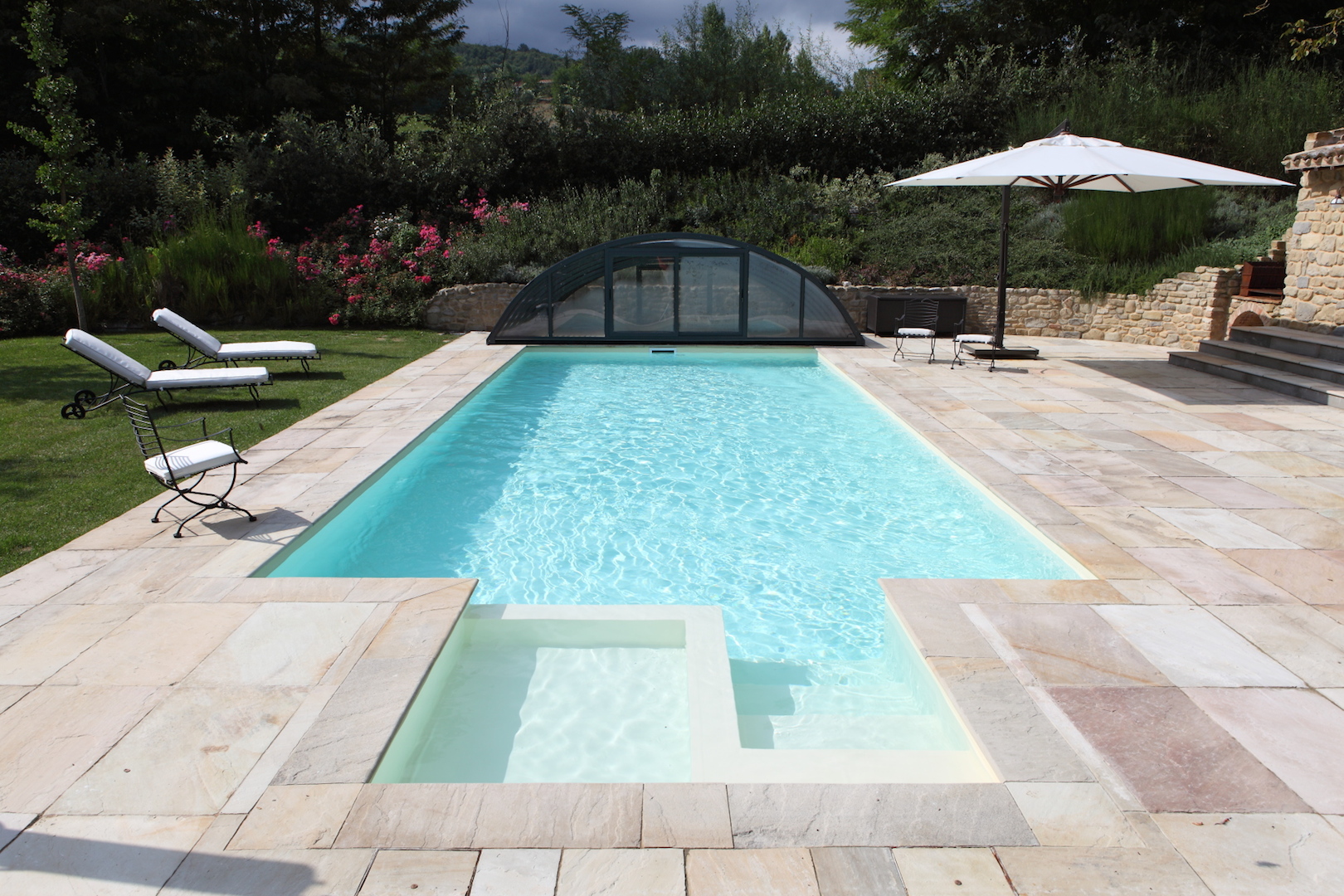 Casale Colonico Rustico in vendita a Sarnano, Centrale