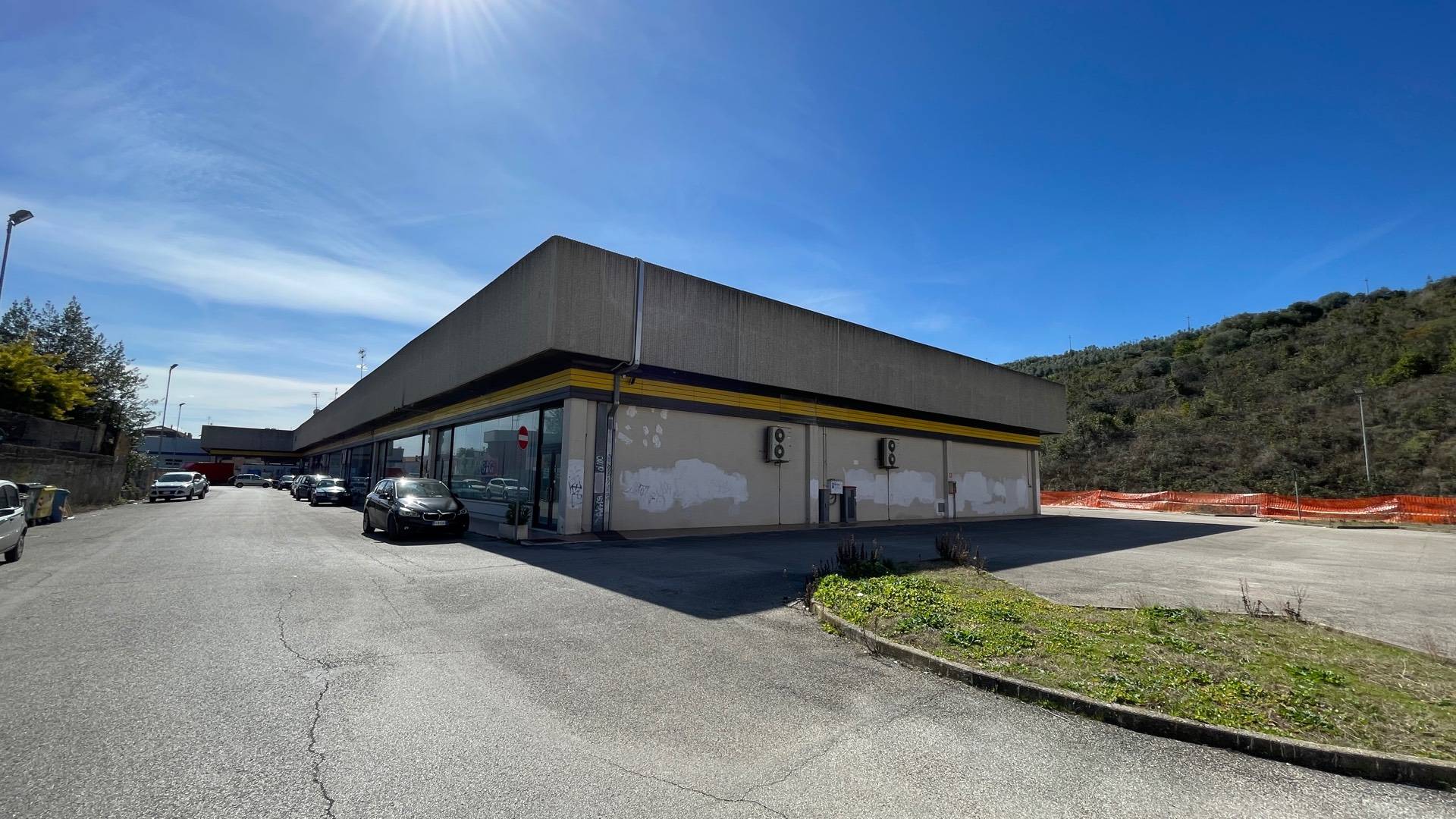 Locale Commerciale in vendita a San Benedetto del Tronto, Porto D'ascoli residenziale