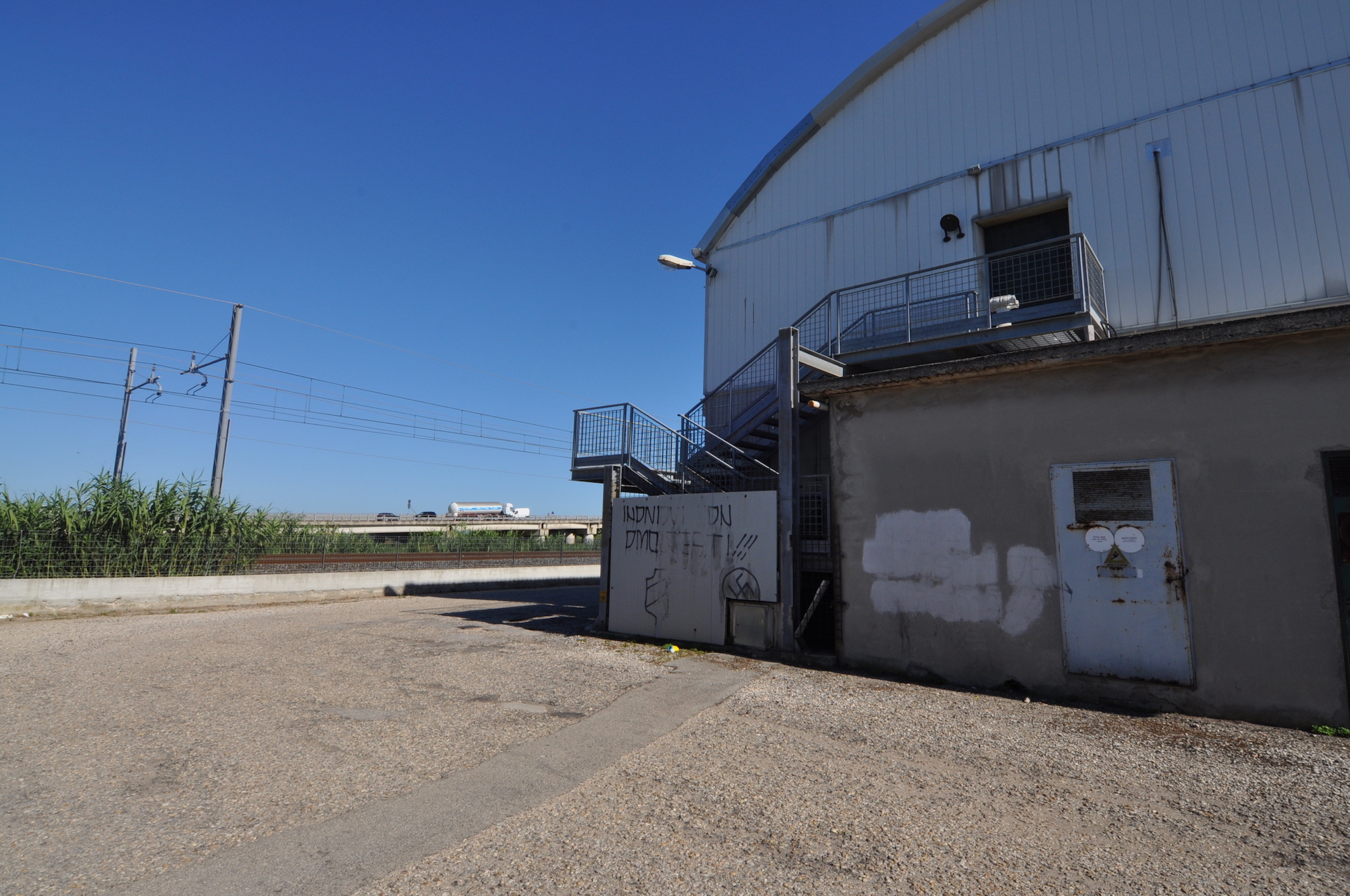 Locale Artigianale / Deposito in vendita a San Benedetto del Tronto, Porto D'ascoli residenziale