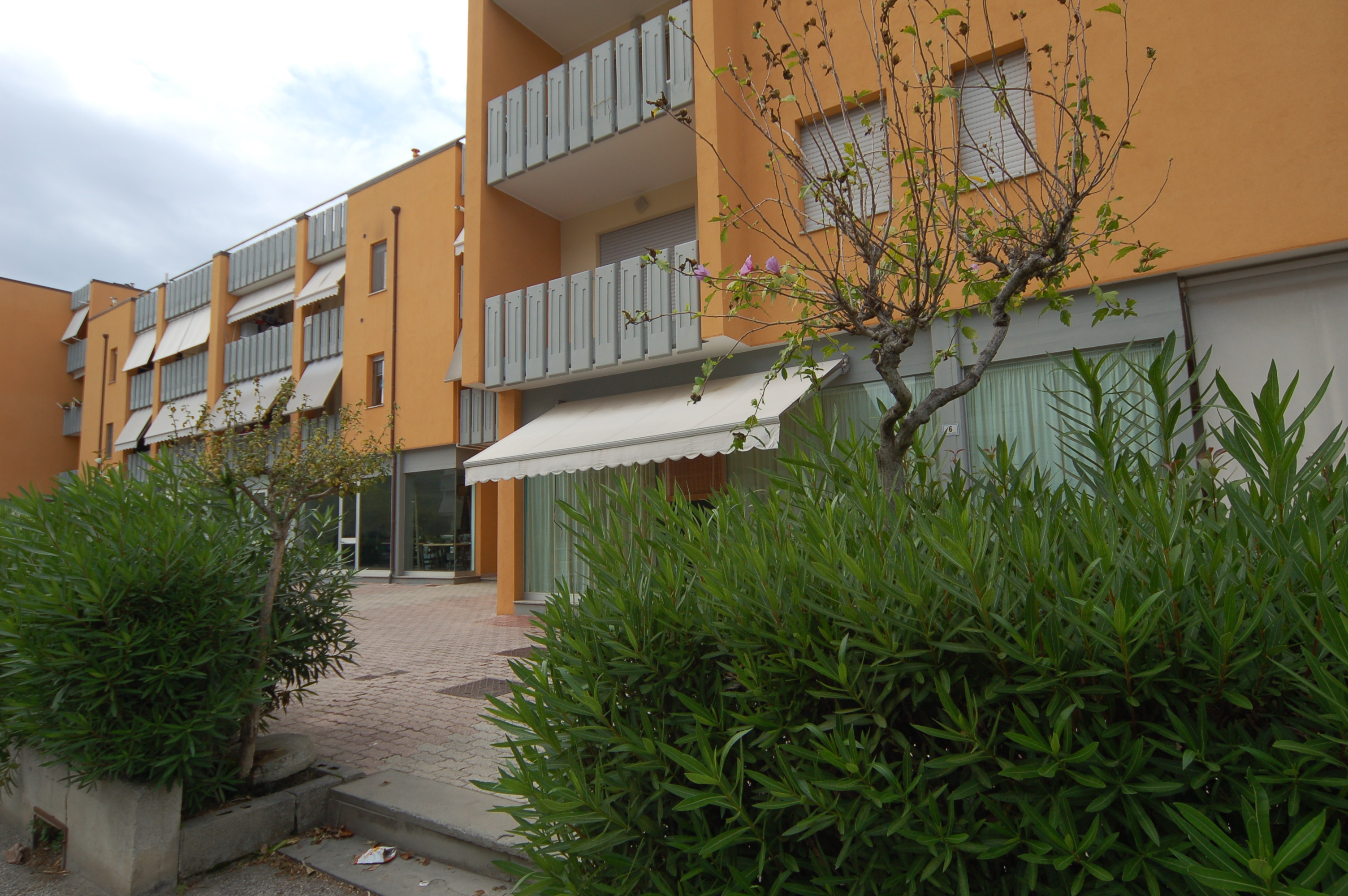 Locale Commerciale in vendita a Martinsicuro, Villa Rosa (zona A Sud Del Centro)