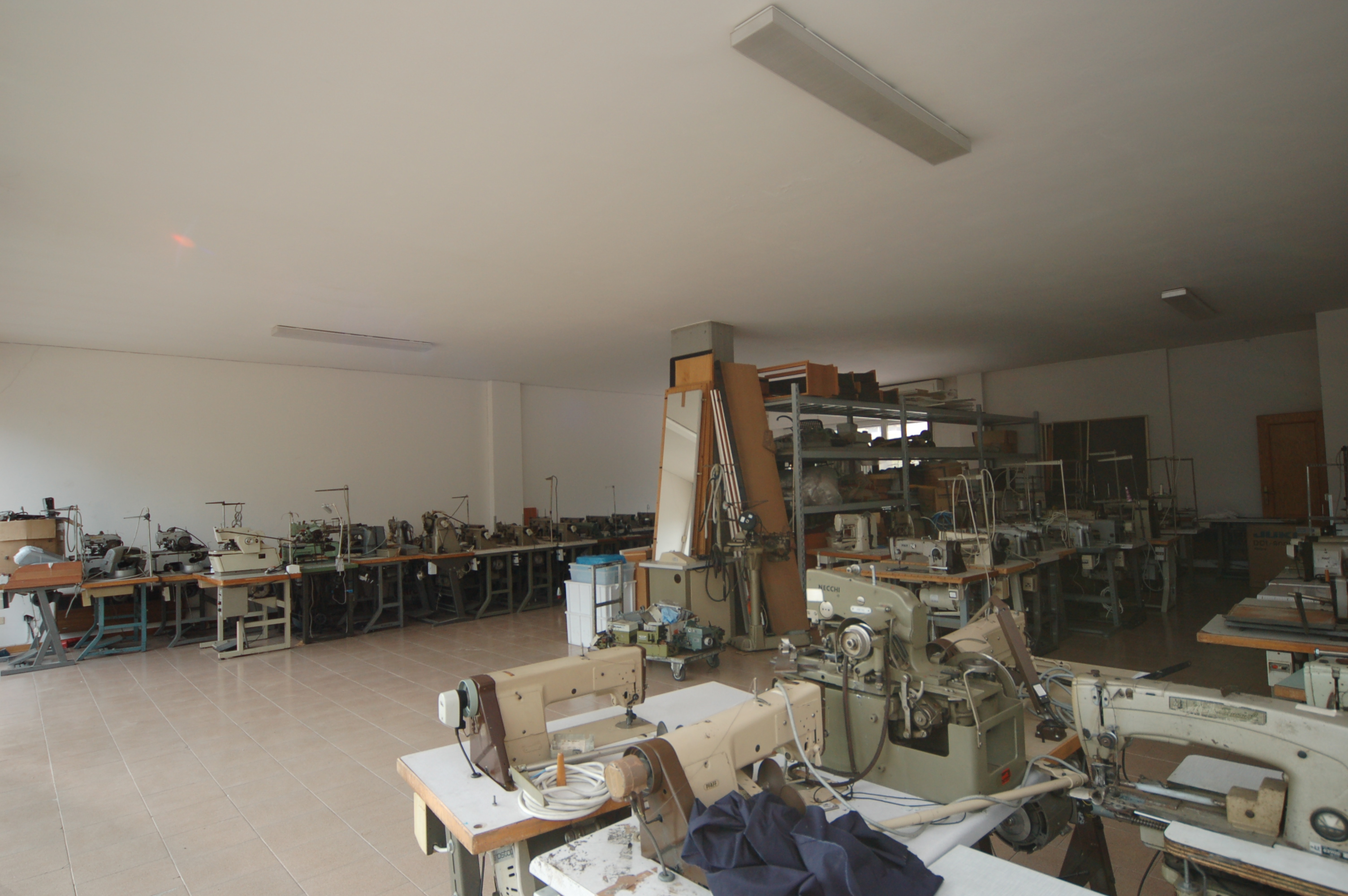 Locale Commerciale in vendita a Martinsicuro, Villa Rosa (zona A Sud Del Centro)