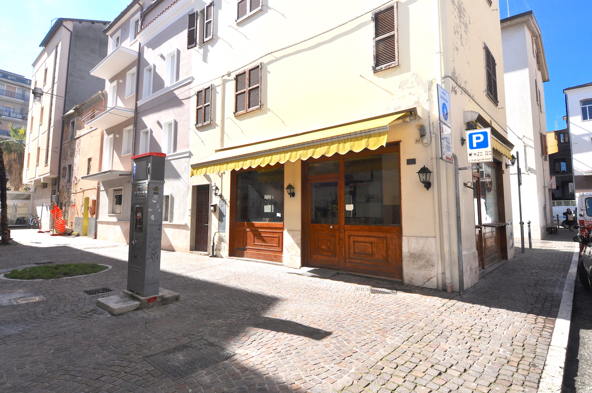 Locale Commerciale in vendita a San Benedetto del Tronto, Centralissima