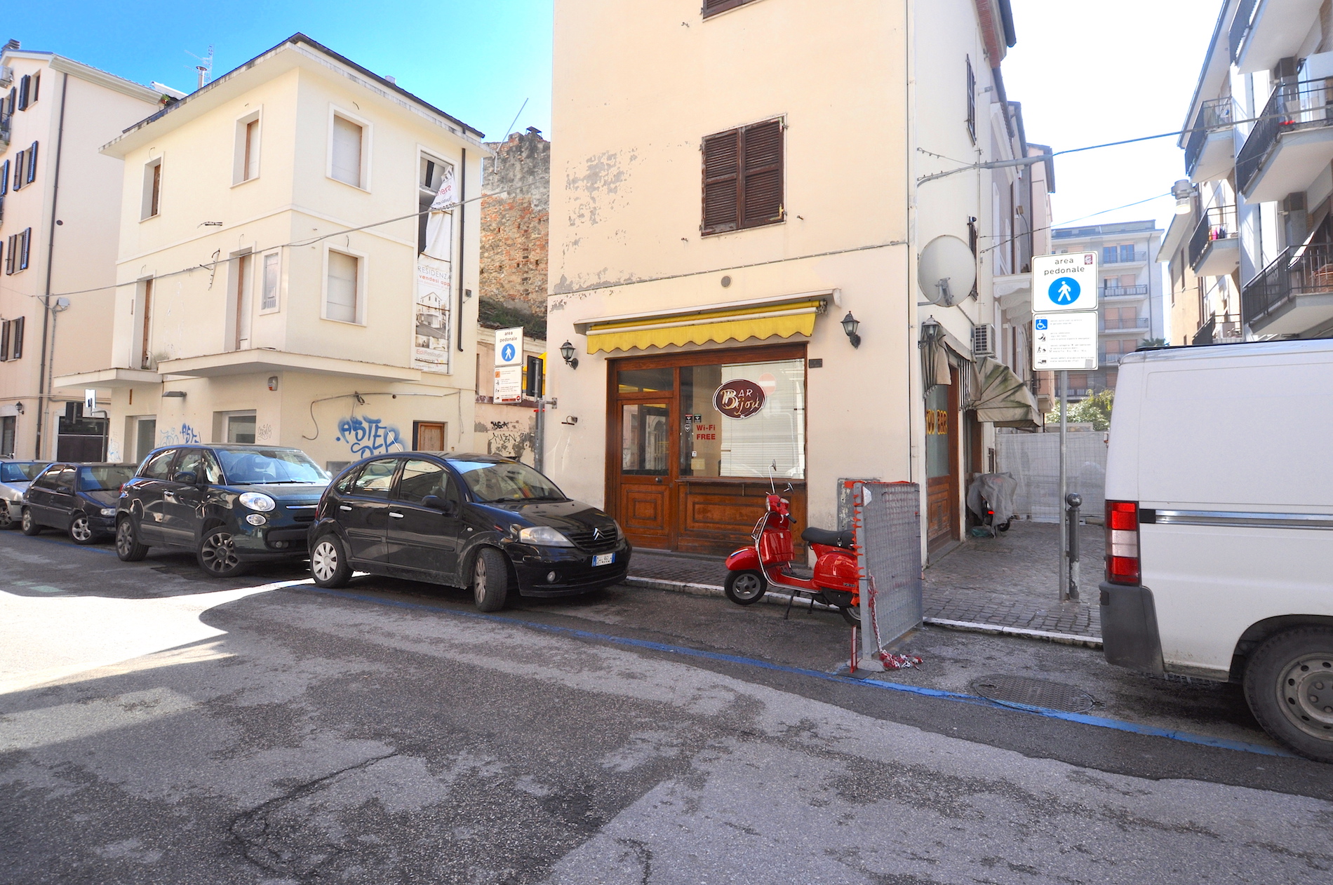 Locale Commerciale in vendita a San Benedetto del Tronto, Centralissima