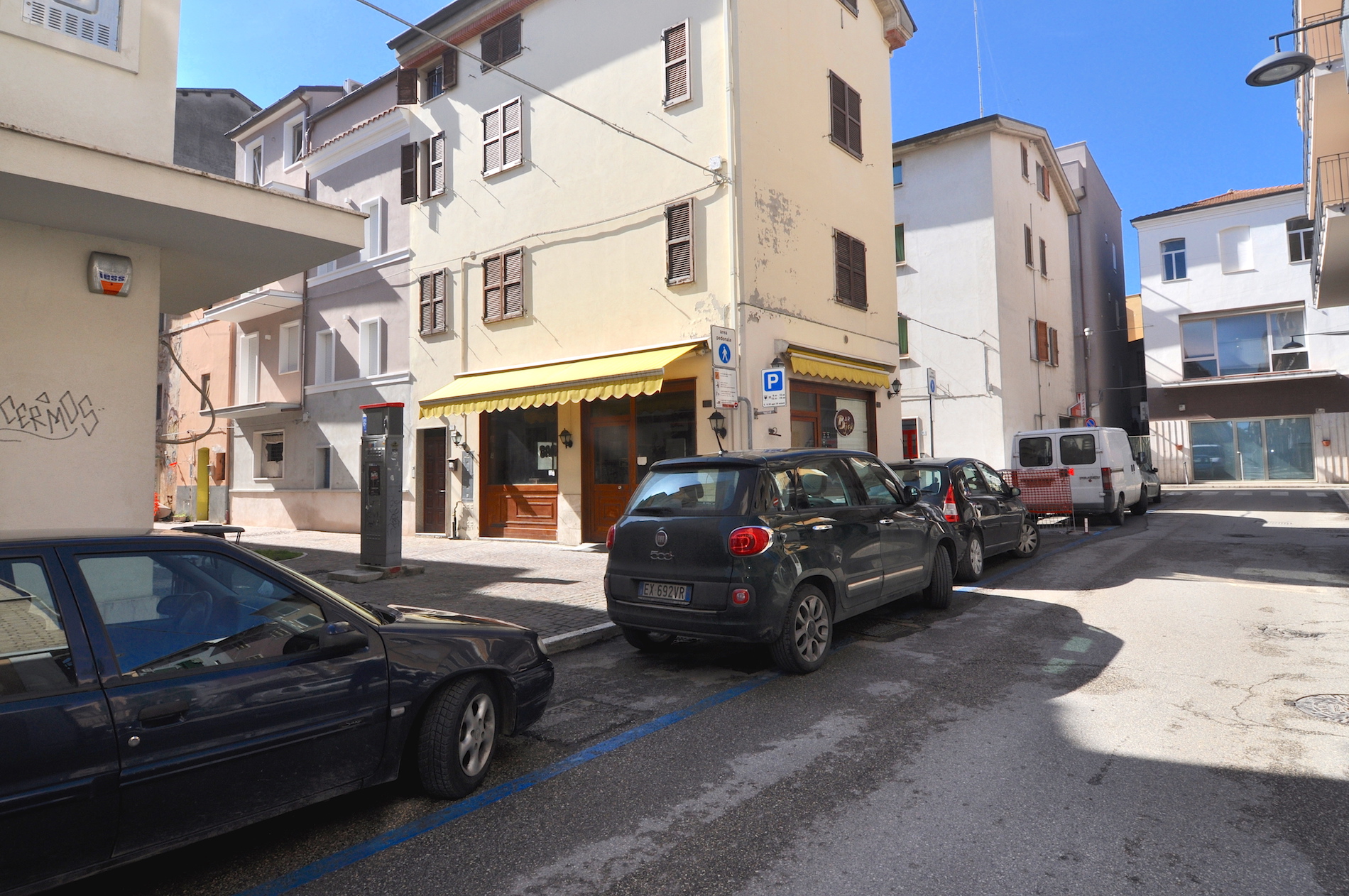 Locale Commerciale in vendita a San Benedetto del Tronto, Centralissima