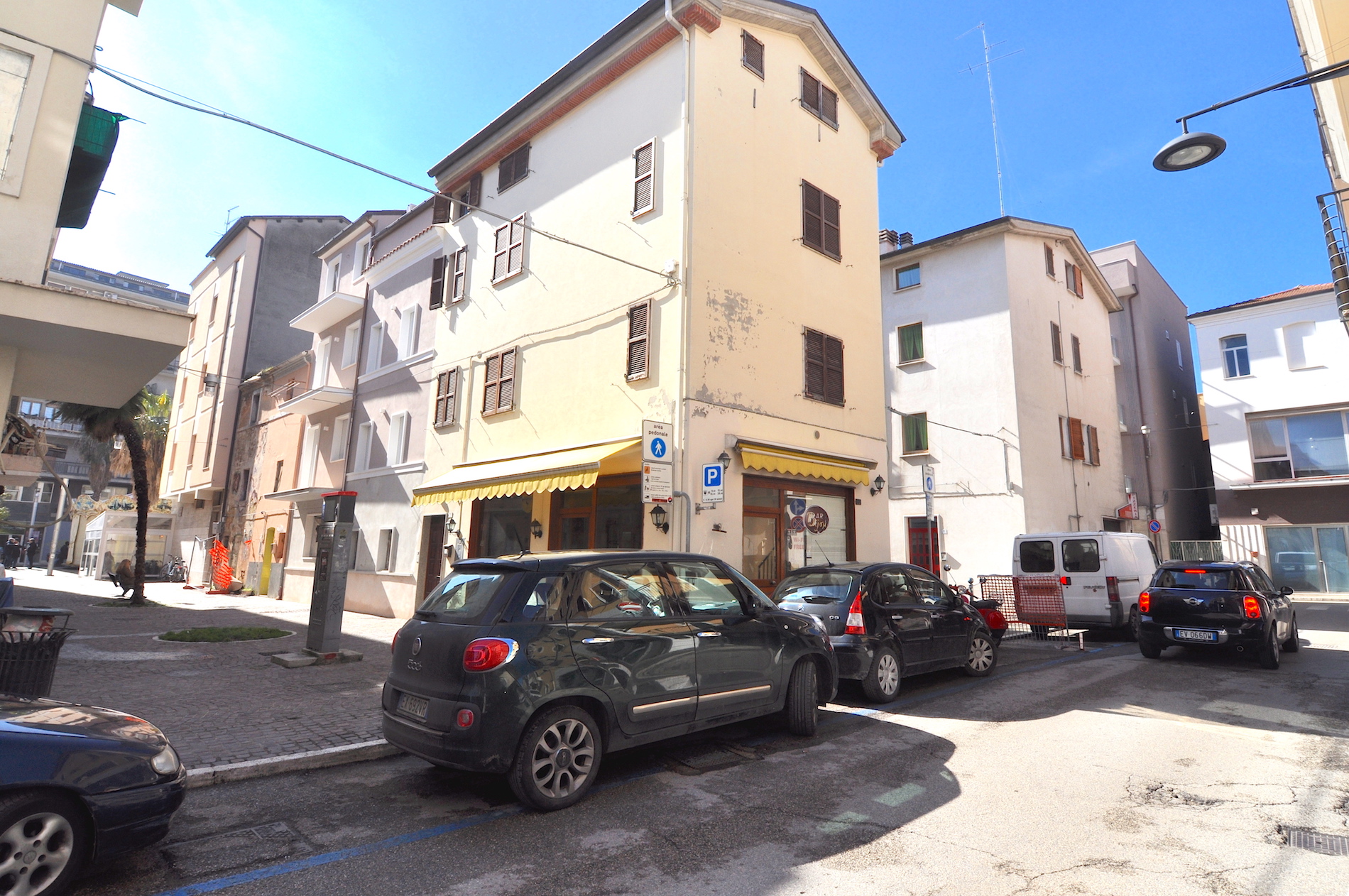 Locale Commerciale in vendita a San Benedetto del Tronto, Centralissima