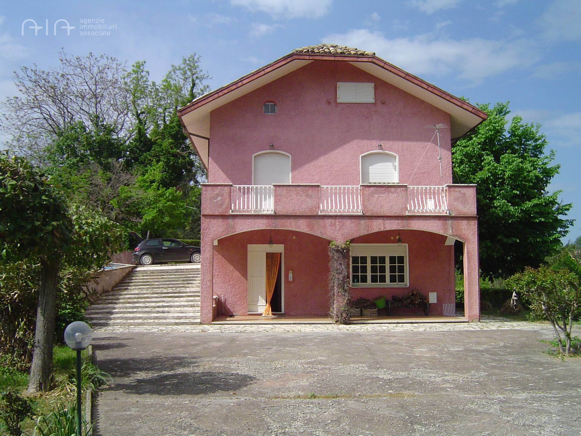 Casa cielo - terra in vendita a Montalto delle Marche, Collinare