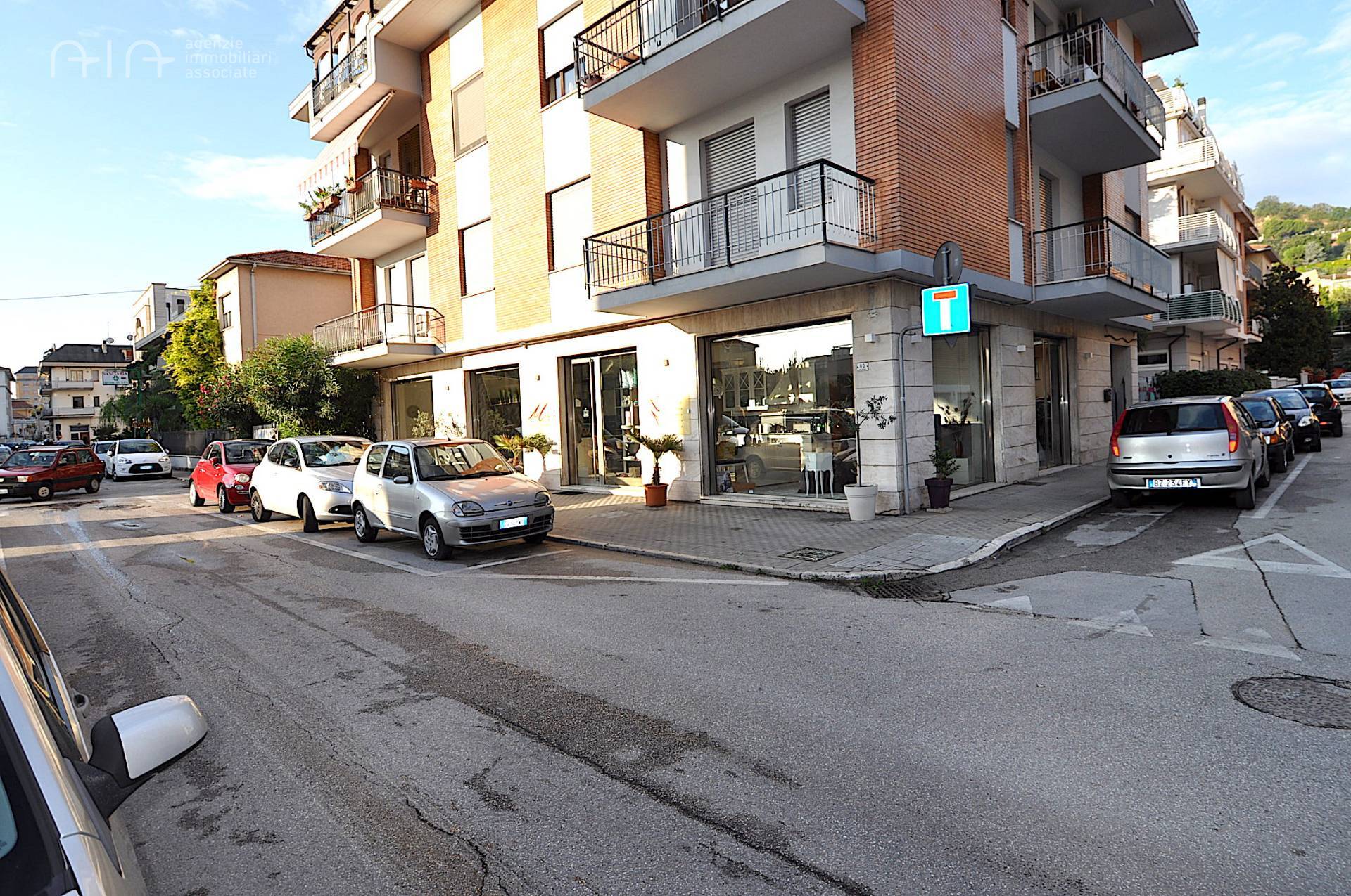Locale Commerciale in vendita a San Benedetto del Tronto, Centralissima
