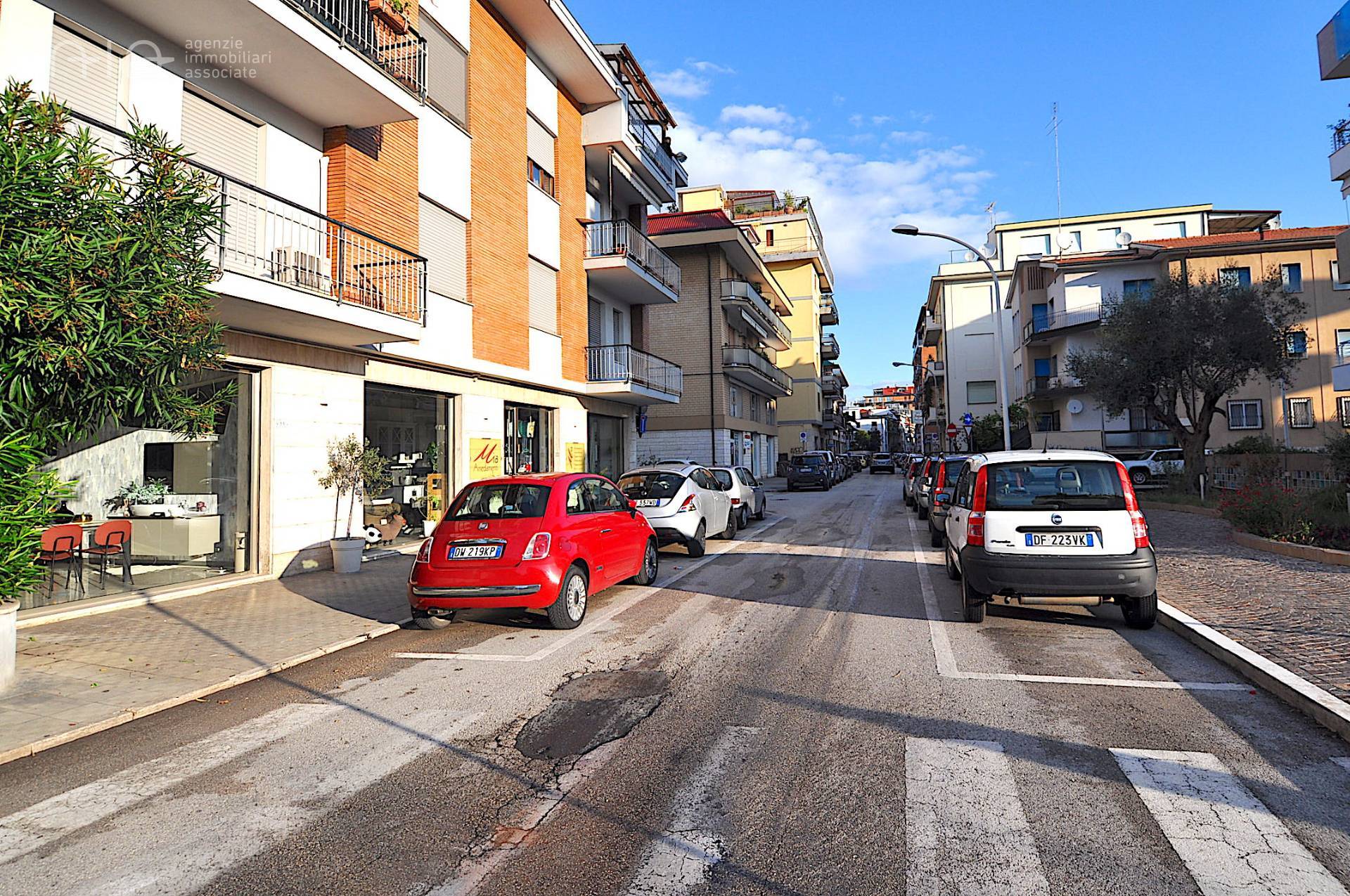 Locale Commerciale in vendita a San Benedetto del Tronto, Centralissima