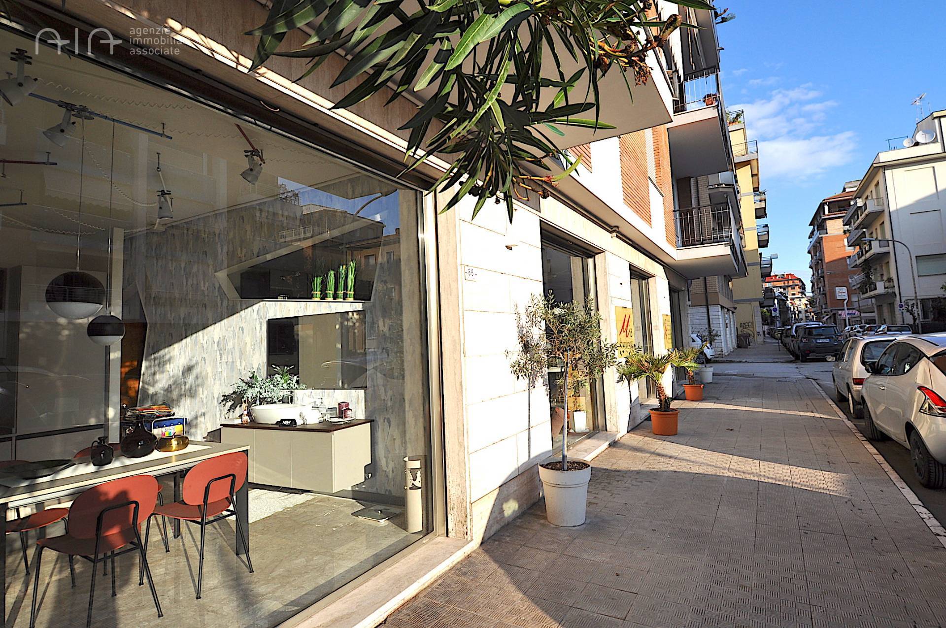 Locale Commerciale in vendita a San Benedetto del Tronto, Centralissima