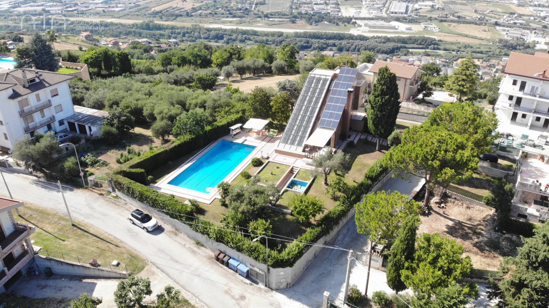 Villa singola in vendita a Colonnella, Collinare