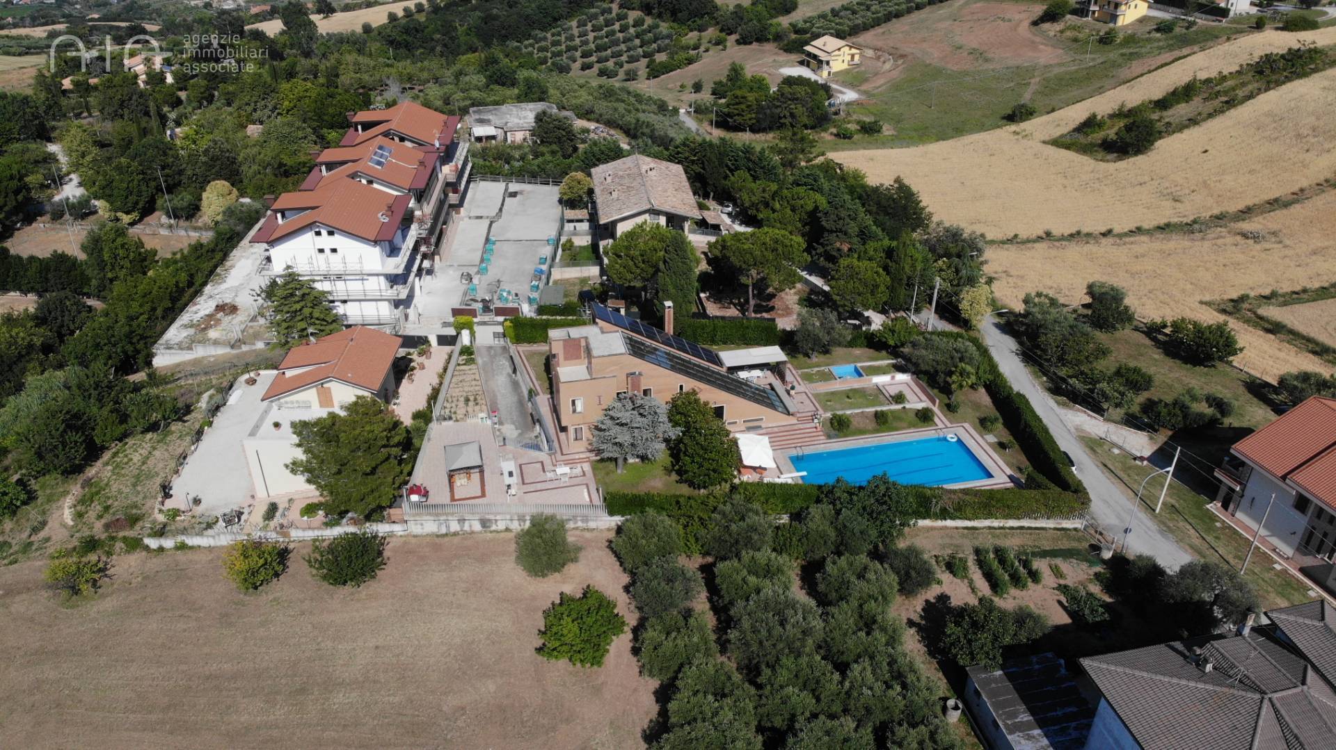 Villa singola in vendita a Colonnella, Collinare