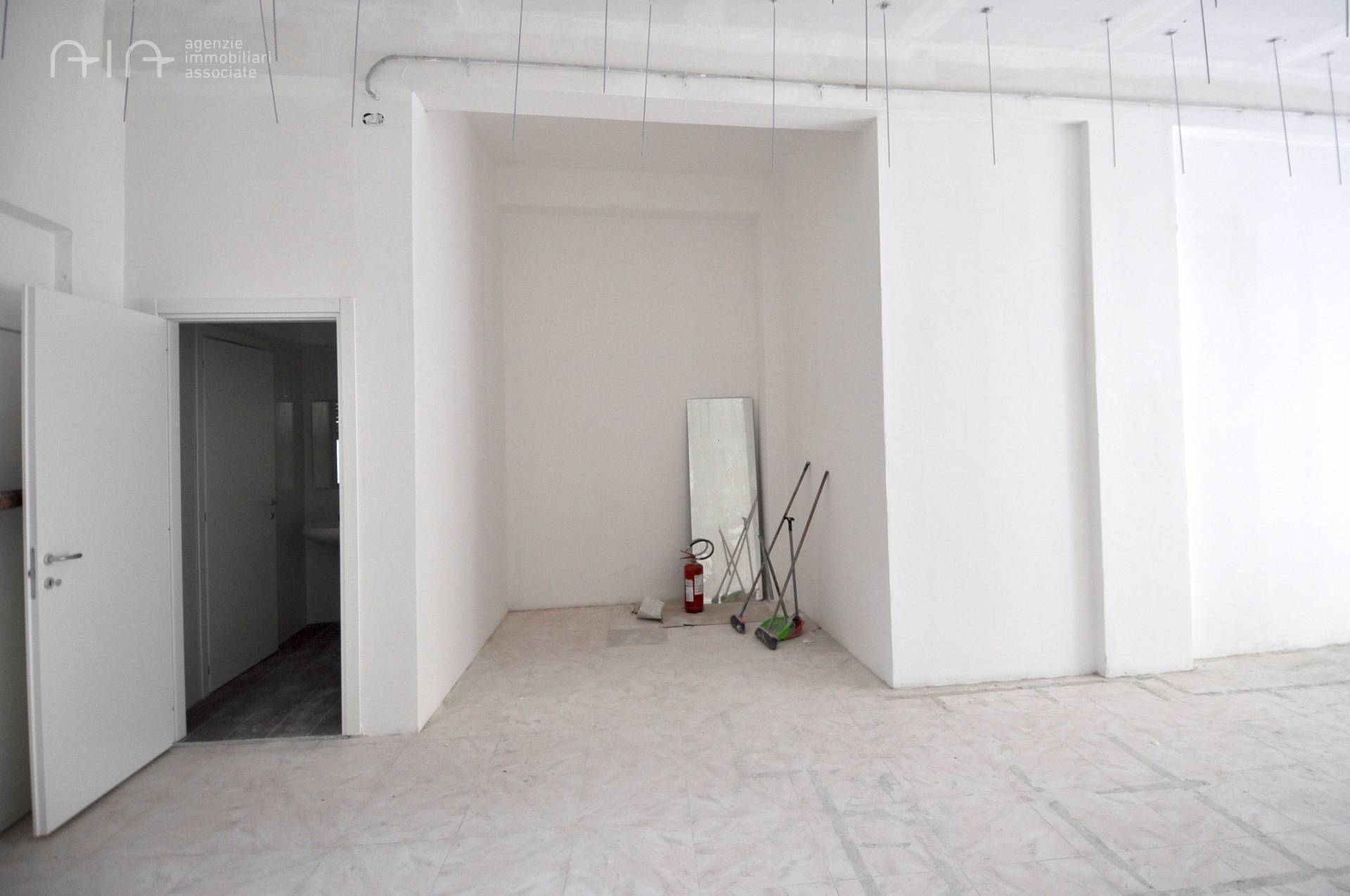 Locale Commerciale in affitto a San Benedetto del Tronto, Centralissima