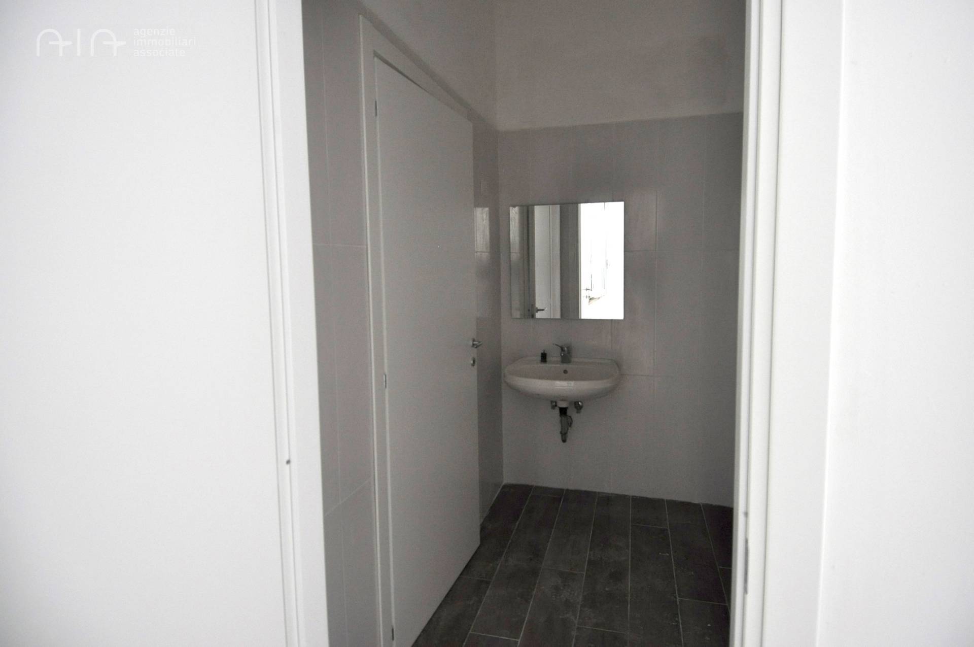 Locale Commerciale in affitto a San Benedetto del Tronto, Centralissima