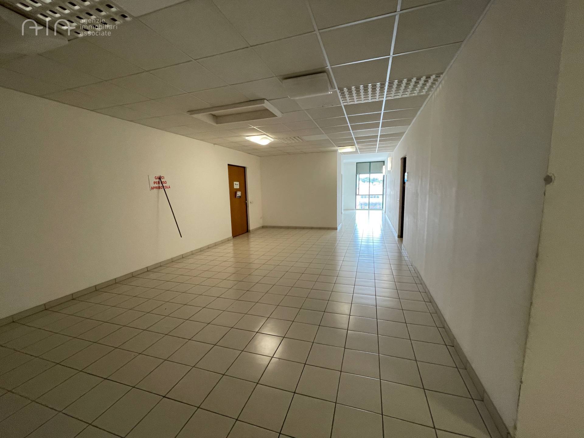 Ufficio / Studio Professionale in vendita a San Benedetto del Tronto, Porto D'ascoli residenziale