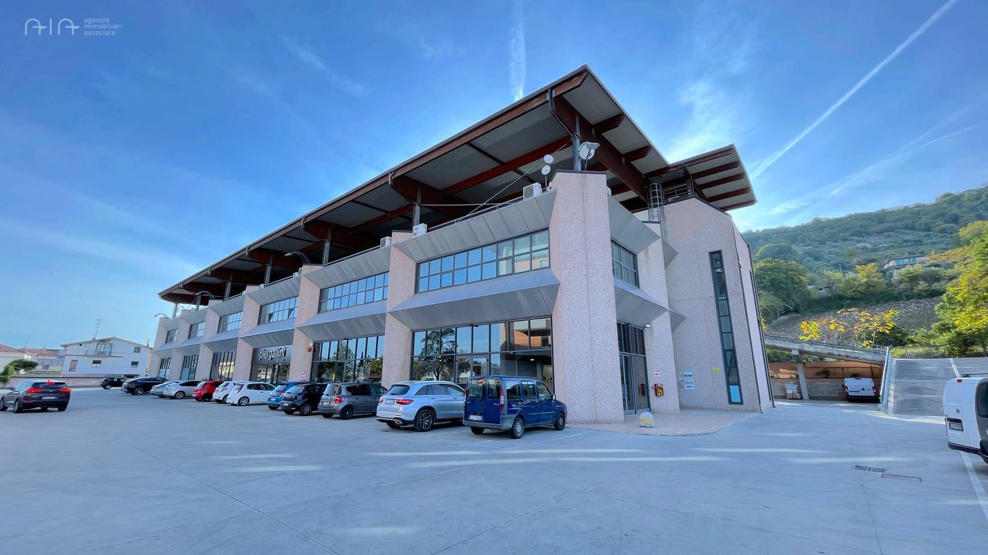 Ufficio / Studio Professionale in vendita a Colonnella, Industriale (bonifica Del Tronto)