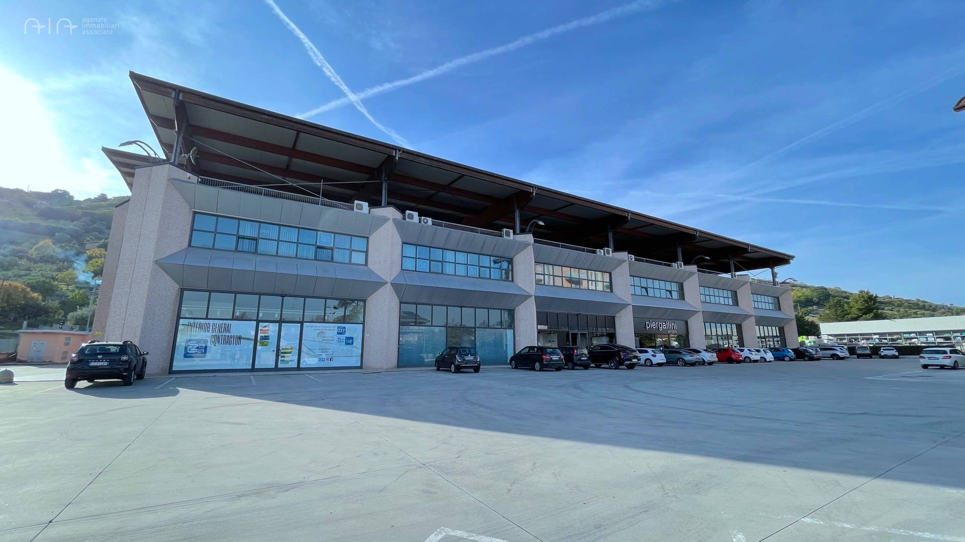 Ufficio / Studio Professionale in vendita a Colonnella, Industriale (bonifica Del Tronto)