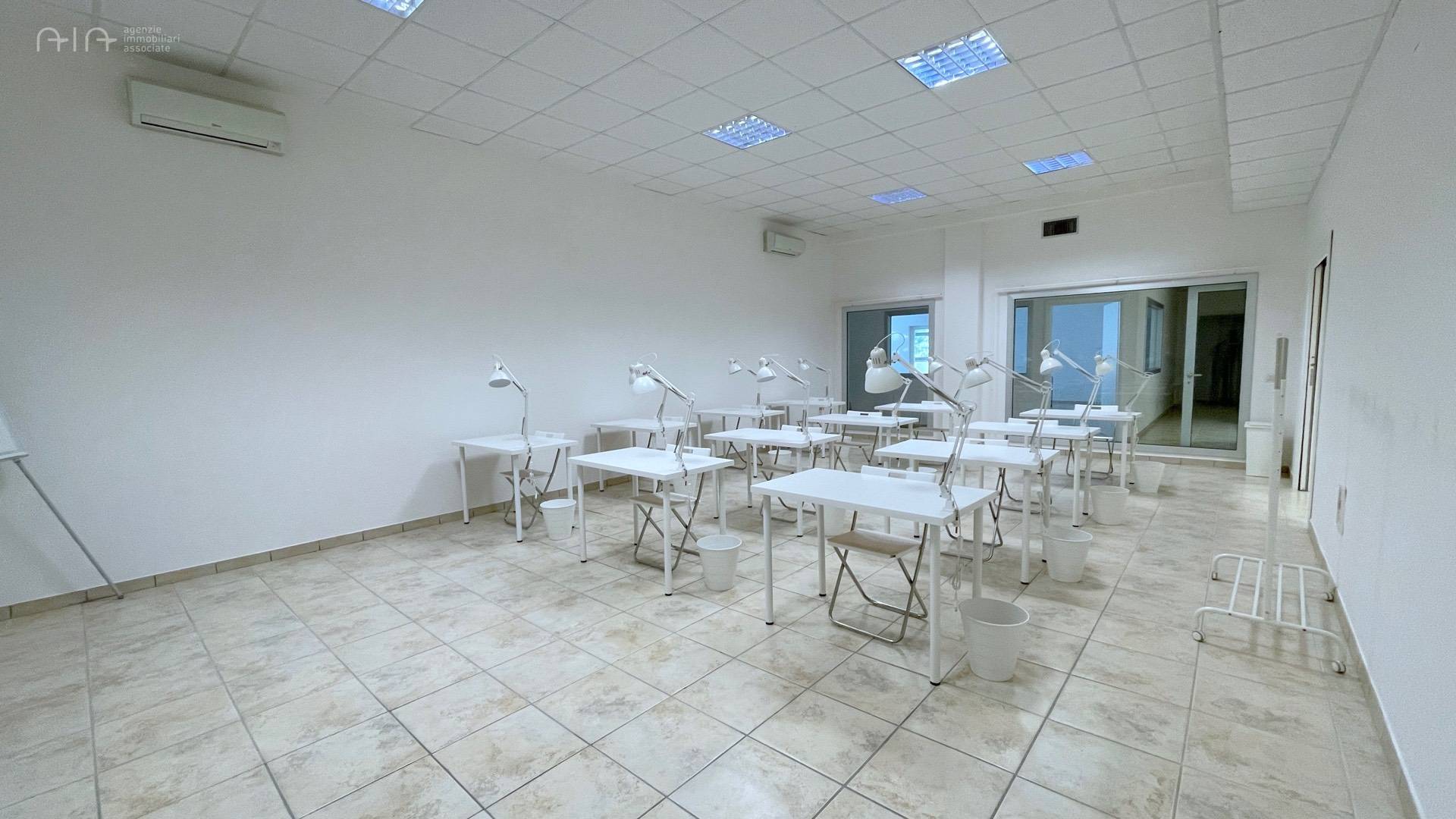 Ufficio / Studio Professionale in vendita a Colonnella, Industriale (bonifica Del Tronto)