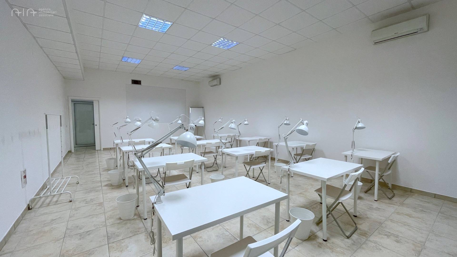 Ufficio / Studio Professionale in vendita a Colonnella, Industriale (bonifica Del Tronto)