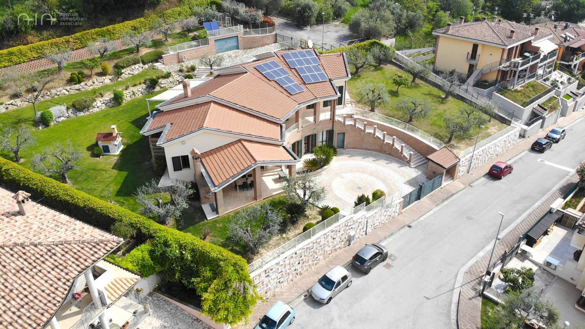 Villa singola in vendita a Castel di Lama, Piattoni