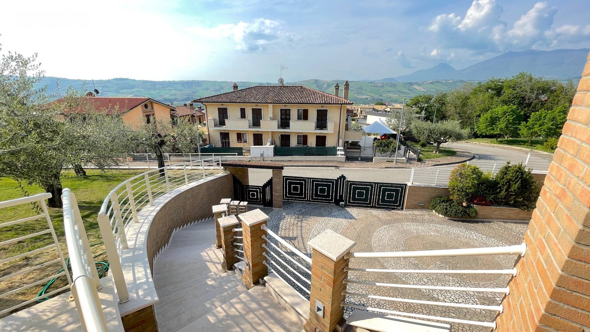 Villa singola in vendita a Castel di Lama, Piattoni