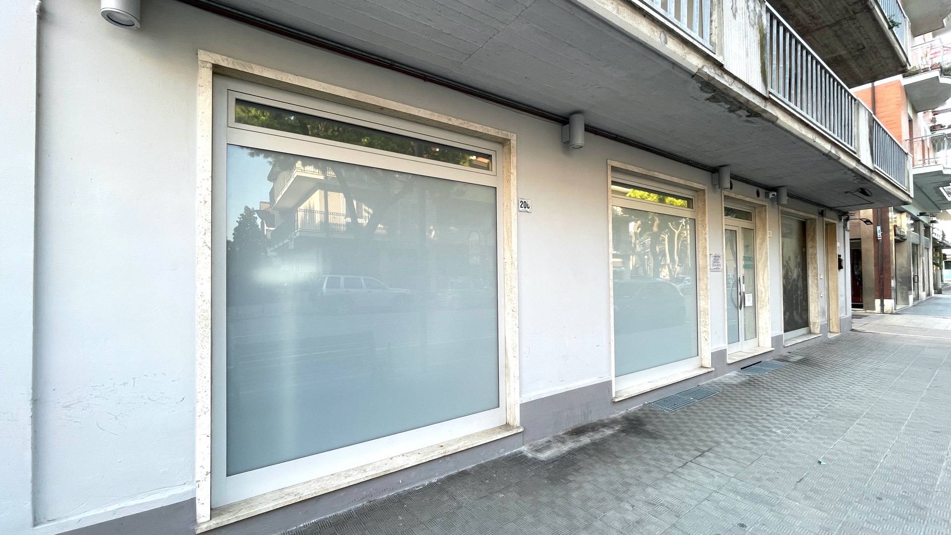 Ufficio / Studio Professionale in affitto a San Benedetto del Tronto, Porto D'ascoli lungomare