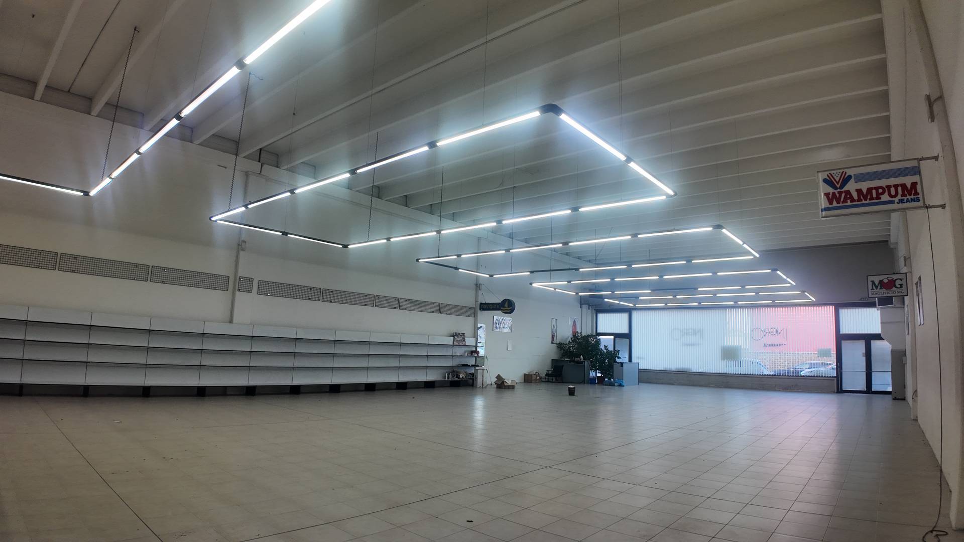 Locale Commerciale in vendita a San Benedetto del Tronto, Porto D'ascoli residenziale