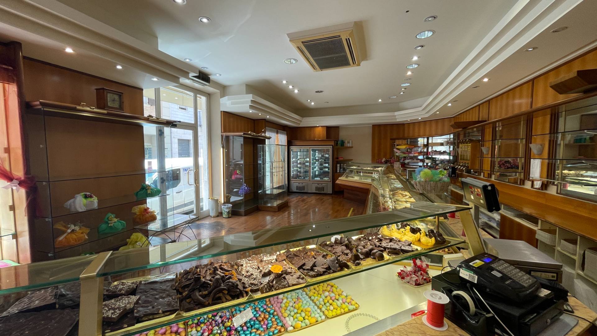 Locale Commerciale in vendita a San Benedetto del Tronto, Centralissima