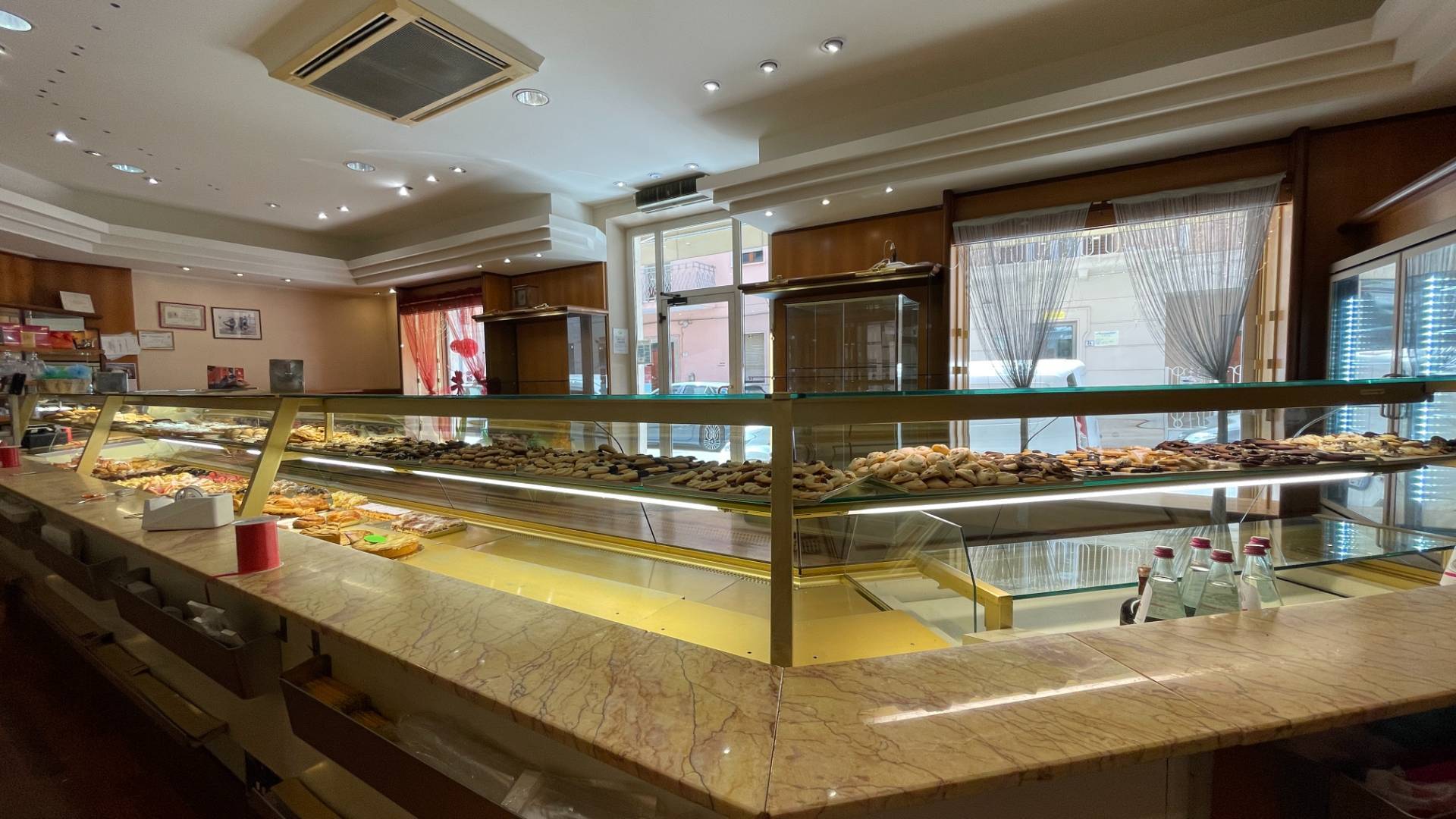 Locale Commerciale in vendita a San Benedetto del Tronto, Centralissima