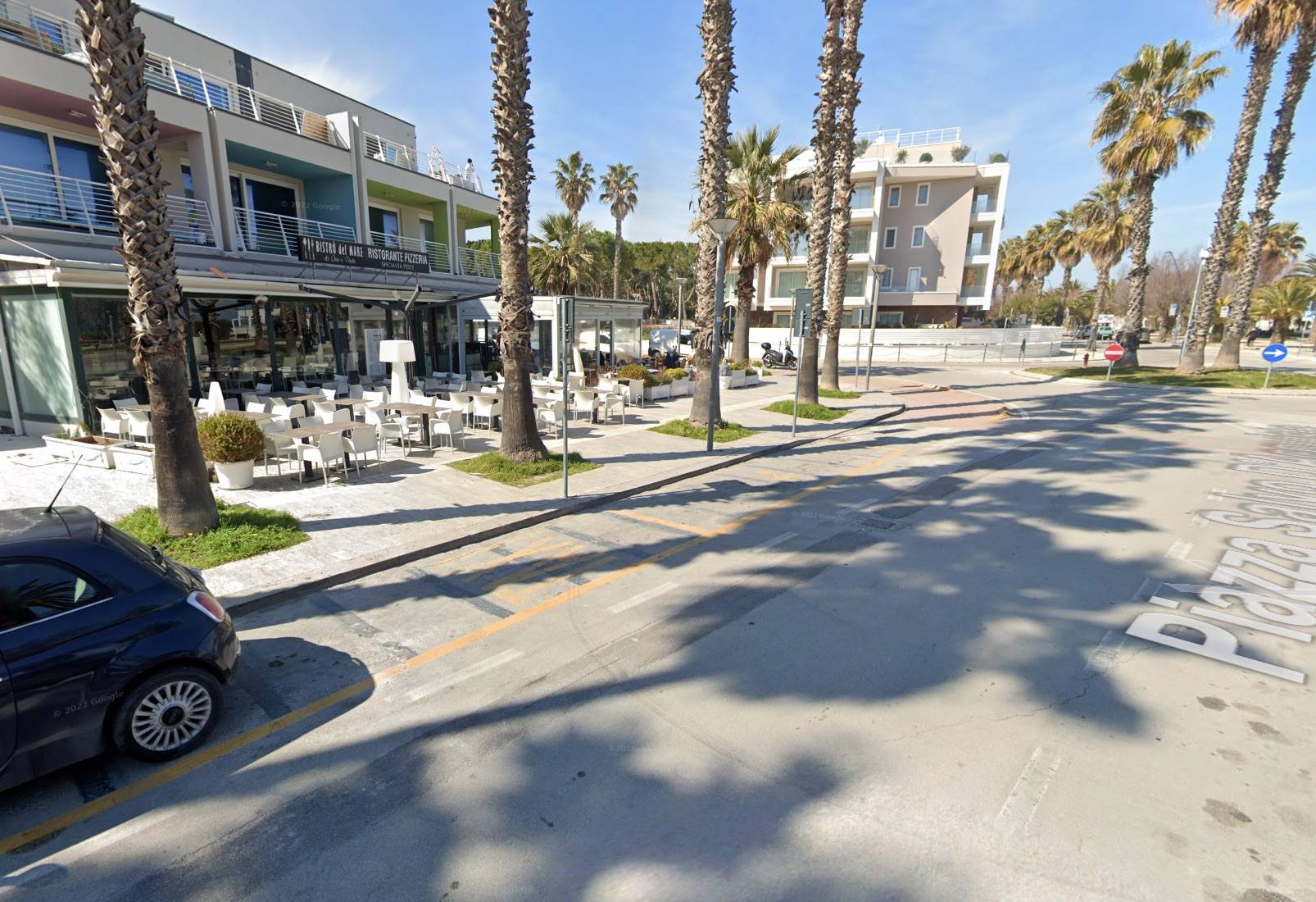 Locale Commerciale in vendita a San Benedetto del Tronto, Porto D'ascoli lungomare