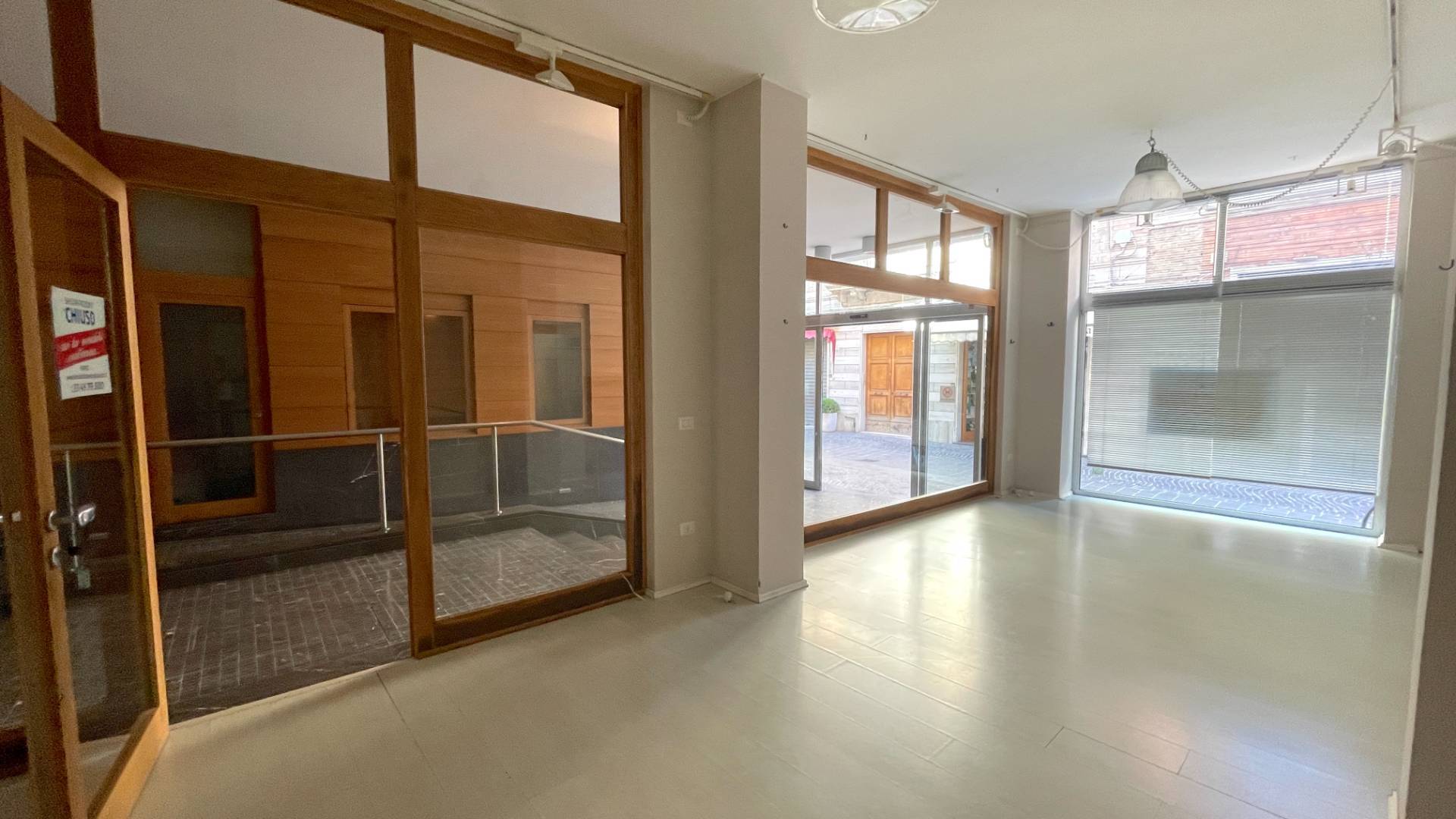 Locale Commerciale in affitto a San Benedetto del Tronto, Centralissima