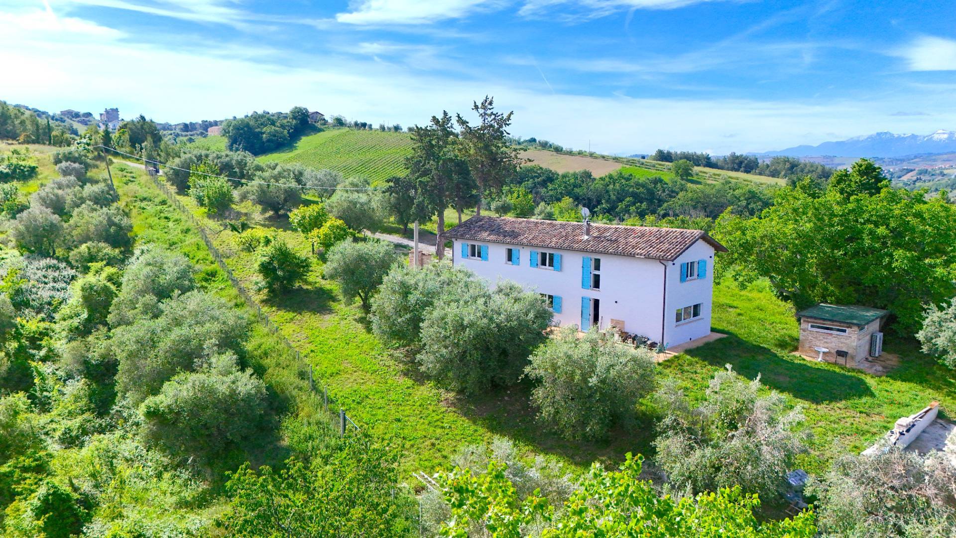 Casale Colonico Rustico in vendita a Castorano, Collinare