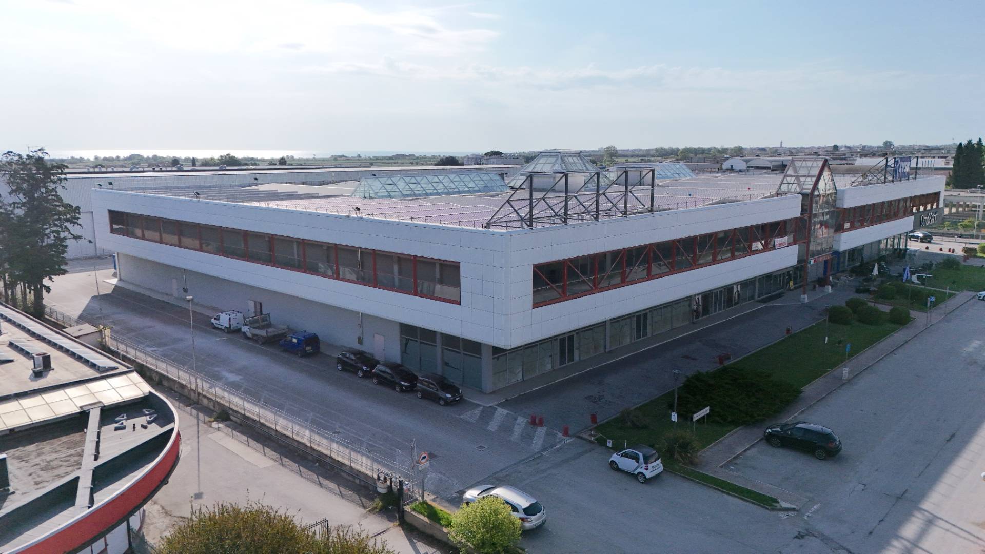 Locale Artigianale / Deposito in affitto a San Benedetto del Tronto, Porto D'ascoli residenziale